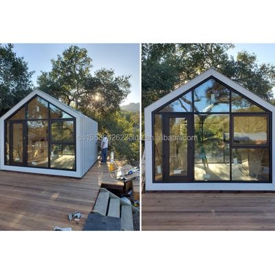 수정 된 운송 컨테이너 Prefab 집 삼각형 지붕 및 안정적인 나무 기초를 위한 주거용 철 컨테이너 집