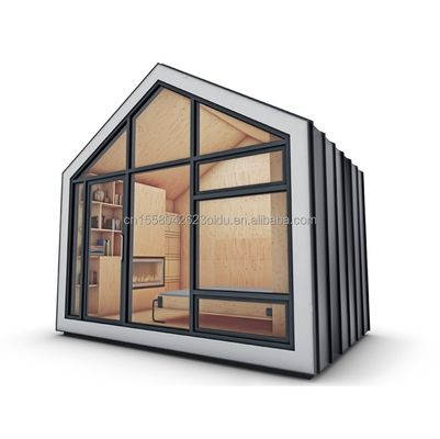 수정 된 운송 컨테이너 Prefab 집 삼각형 지붕 및 안정적인 나무 기초를 위한 주거용 철 컨테이너 집