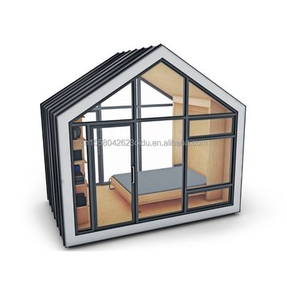 수정 된 운송 컨테이너 Prefab 집 삼각형 지붕 및 안정적인 나무 기초를 위한 주거용 철 컨테이너 집