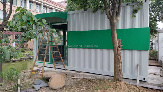 40 FT 커스터마이징 가능한 모바일 컨테이너 스토어 벽 50/75/100mm 웨브 샌드위치 패널을 위한 확장 가능한 철 전조 주택